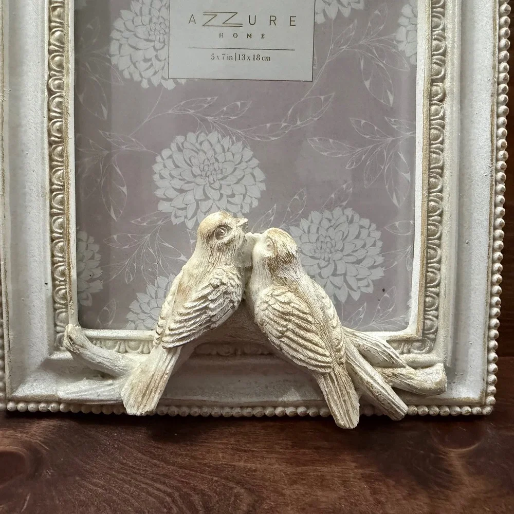 New Azzure Home 5x7 Distressed White Resin w 2 Perched Birds Picture Frame